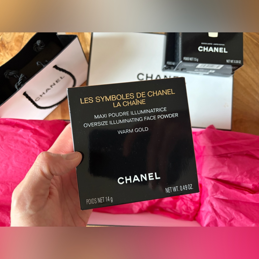 CHANEL Les Symboles La Chaîne Illuminating Powder in Warm Gold - Limited Edition